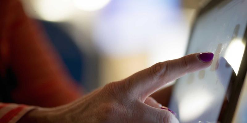 车联网革命：当蜂窝C-V2X遇上边缘计算，如何重塑高可靠、低时延的智慧交通？