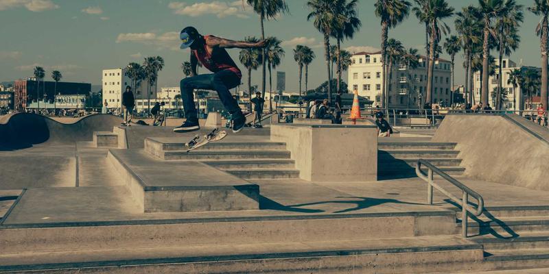 边缘计算与物联网融合：重塑网络技术格局的三大核心挑战与应对策略